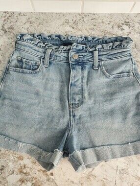 Hollister Ultra High-Rise Mom Shorts Light Wash Ruffle Waist 3/26 Stretch Denim